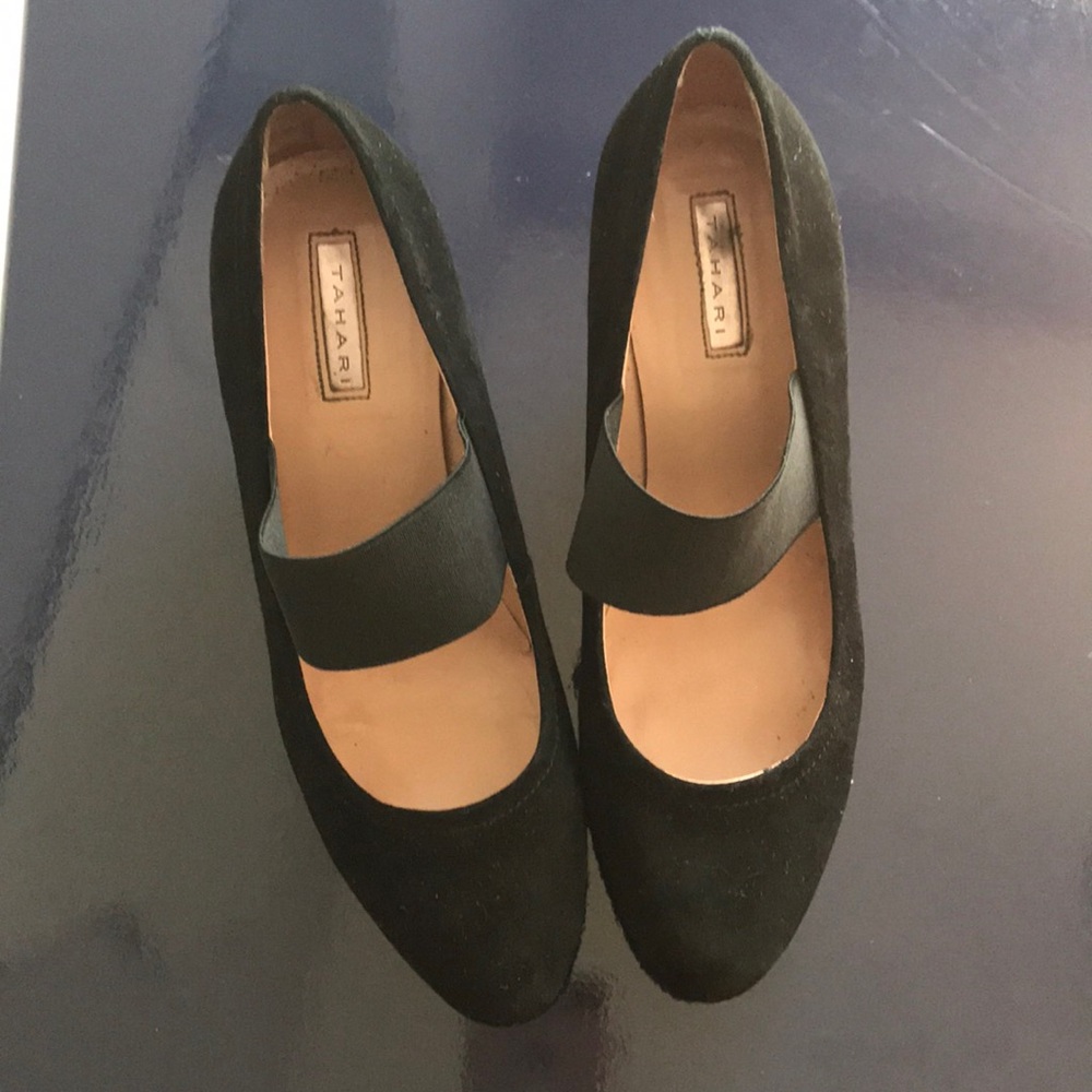 TAHARI Debbie Wedge Flat S8